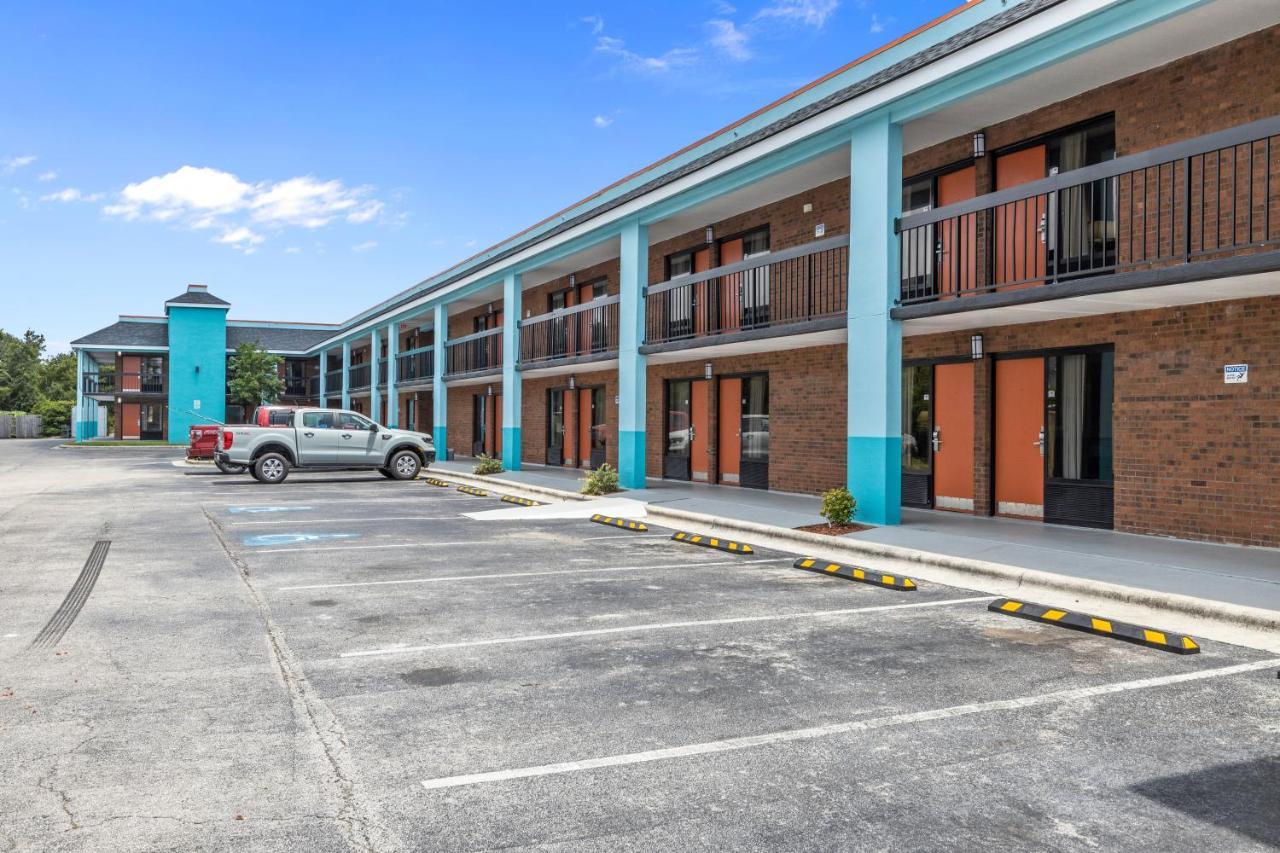 Garnet Inn & Suites, Morehead City Near Atlantic Beach Экстерьер фото
